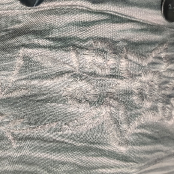 100 rayon embroidered double dyed 3/4 length sleeve mother of pearl button tunic - Picture 6 of 15